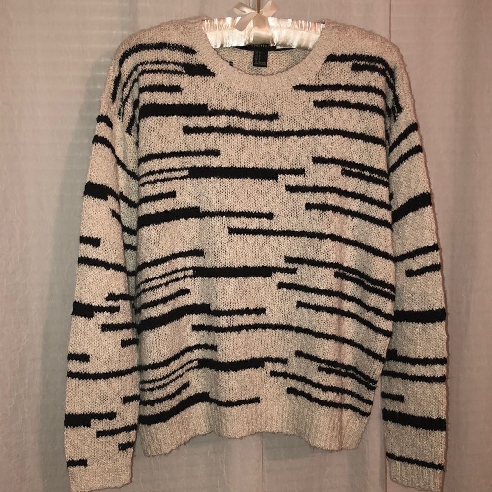 F21 M Cream Black Boucle Patterned Knit Crewneck Sweater